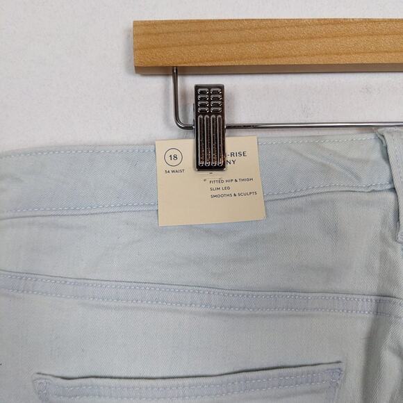 Universal Thread Light Wash Denim High Rise Skinny Jeans - Picture 7 of 9